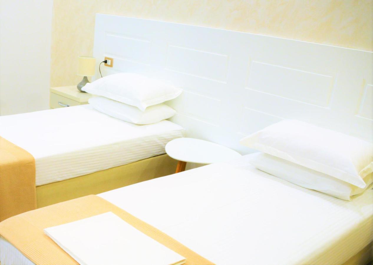 Comfort Hotel Fier Esterno foto